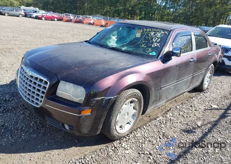 2005 Chrysler 300 Touring z USA, uszkodzony, nr VIN 2C3JA53G35H115884